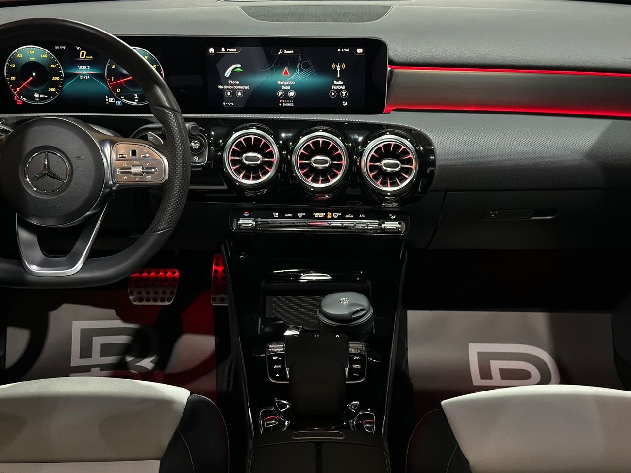 Mercedes-Benz A 250 Premium + 2.0L MERCEDES-BENZ A250 | GCC | 2019 | CLEAN CAR 1 OWNER