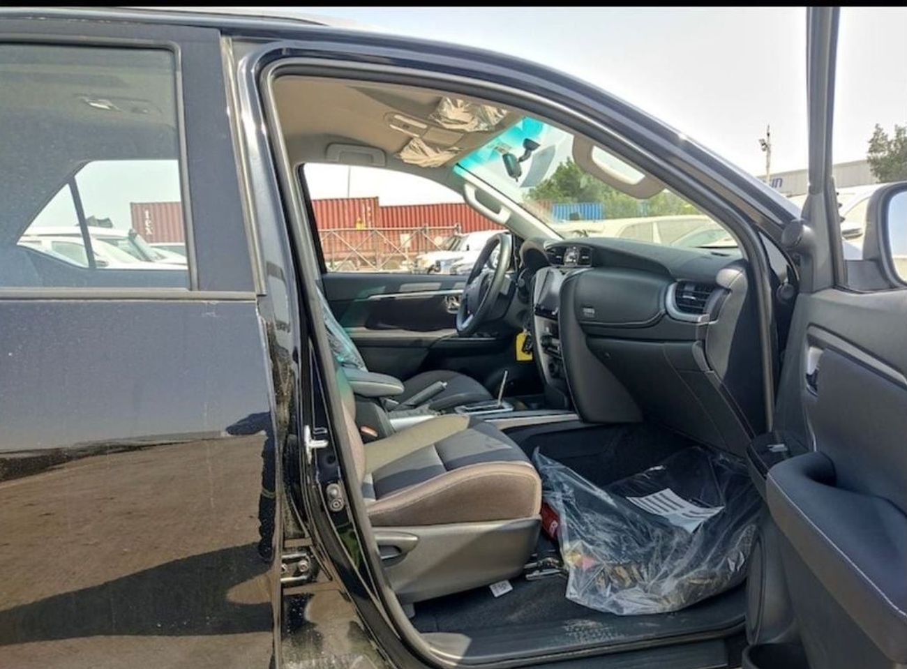 تويوتا فورتونر EXR 2.7L (160 HP) TOYOTA FORTUNER 2.7L PETROL AUTO WD 2025