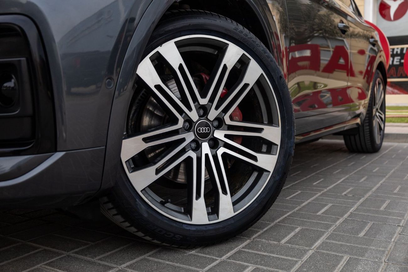 Audi SQ5 TFSI quattro 3.0L  TFSI quattro 3.0L