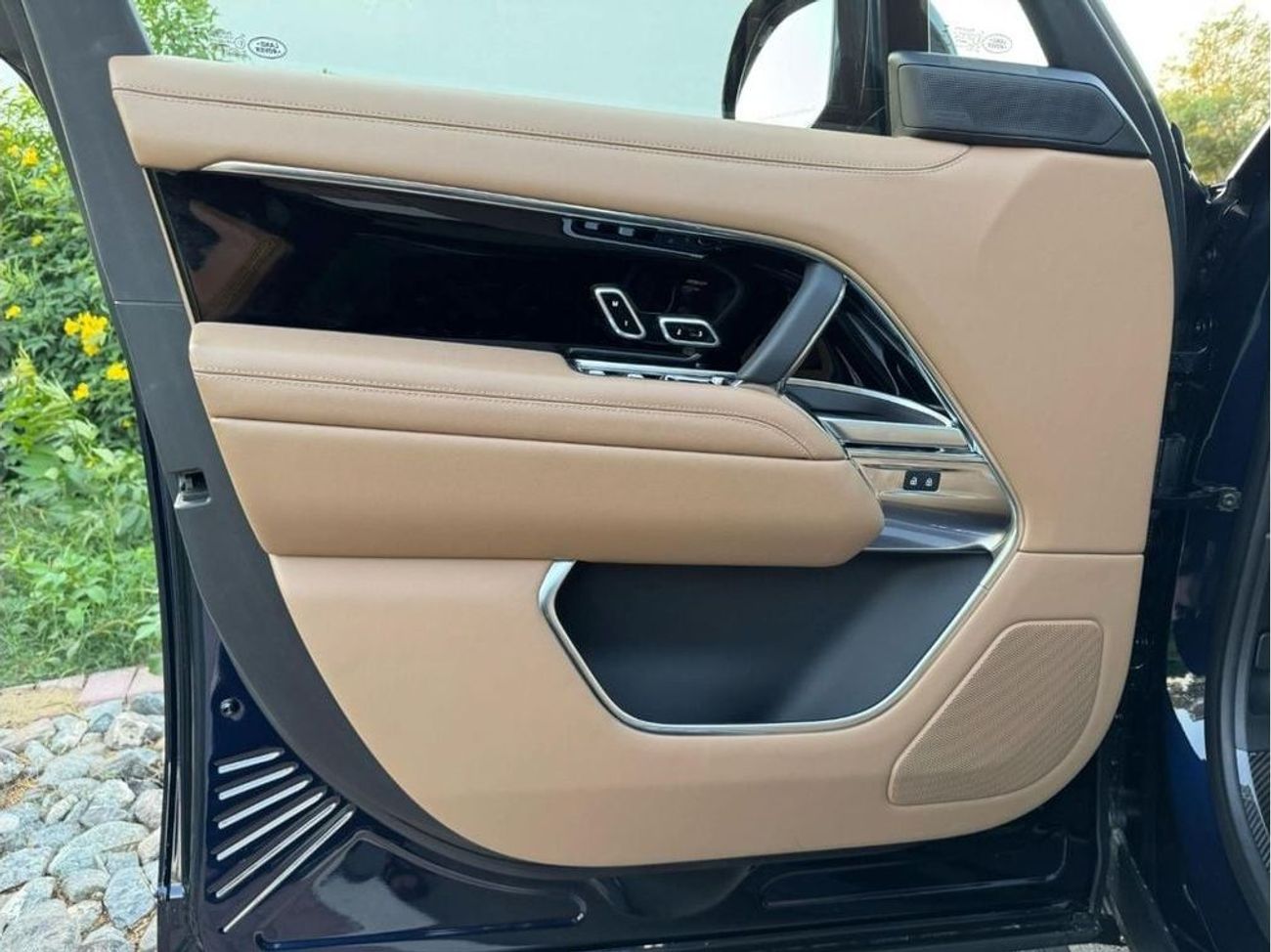 Land Rover Range Rover Autobiography P530 4.4L BRABUS EDITTION LONG WHEEL BASE