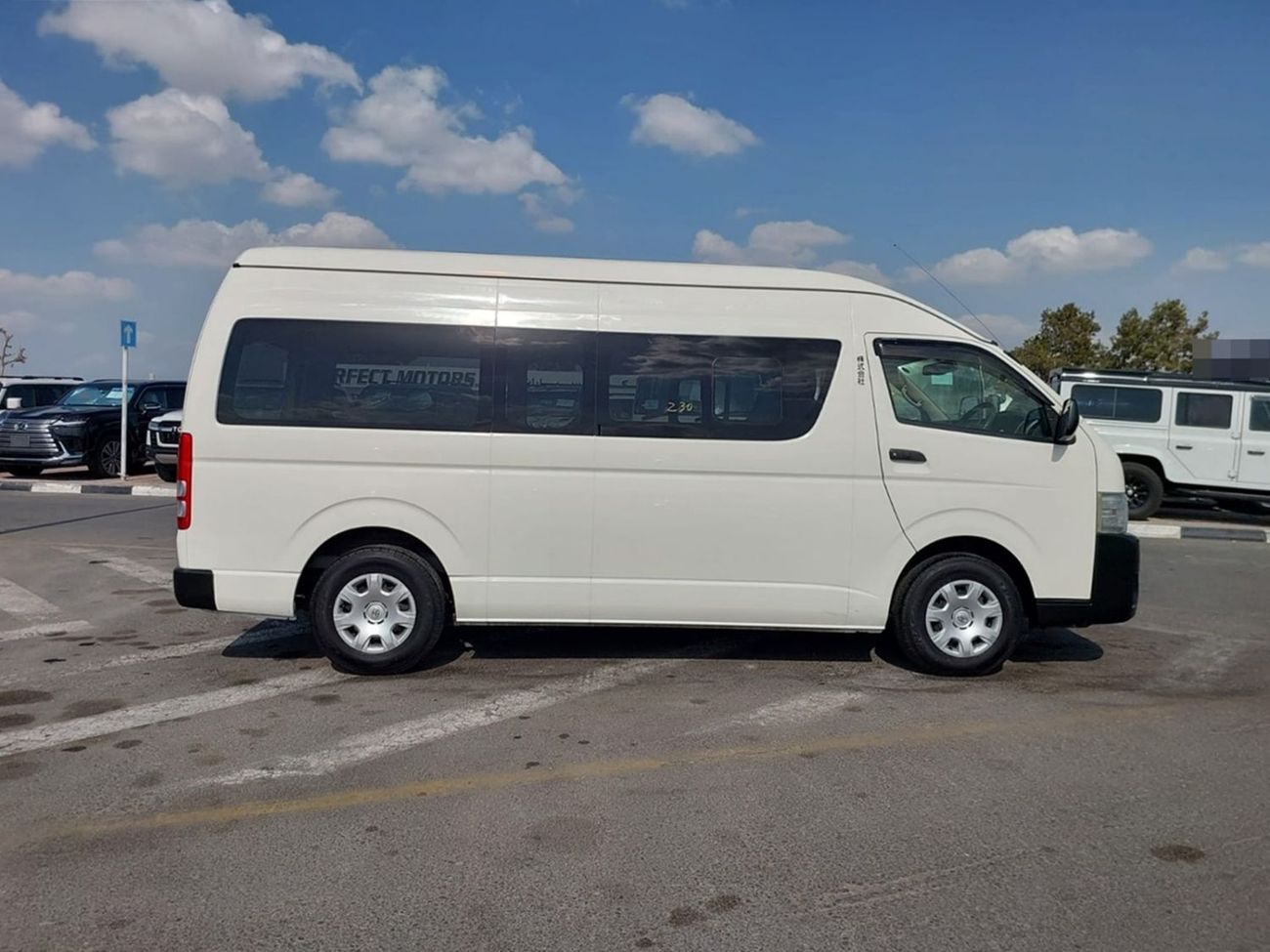 تويوتا هاياس TOYOTA HIACE VAN RHD 2015 MODEL 3.0 L DIESEL AUTOMATIC(PM15731)