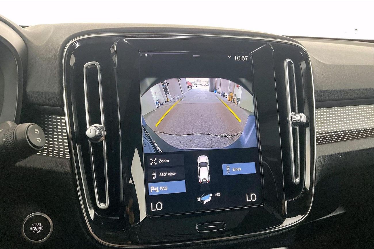 فولفو XC 40 T4 R Design | National Day Celebration | شامل الضمان | 0 ﺪﻔﻋﺓ ﺃﻮﻟﻯ