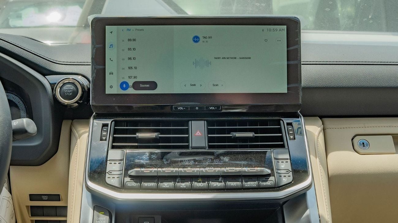 تويوتا لاند كروزر 2025 Toyota Land Cruiser 300 VXR 3.5L AT Petrol Twin Turbo (White-Beige)