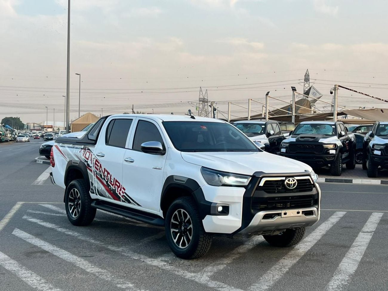 تويوتا هيلوكس ADVENTURE 2022 Toyota Hilux Advanture Modified - 2.7L V4 - AWD 4x4 -GCC- Rear Camera - Patrol