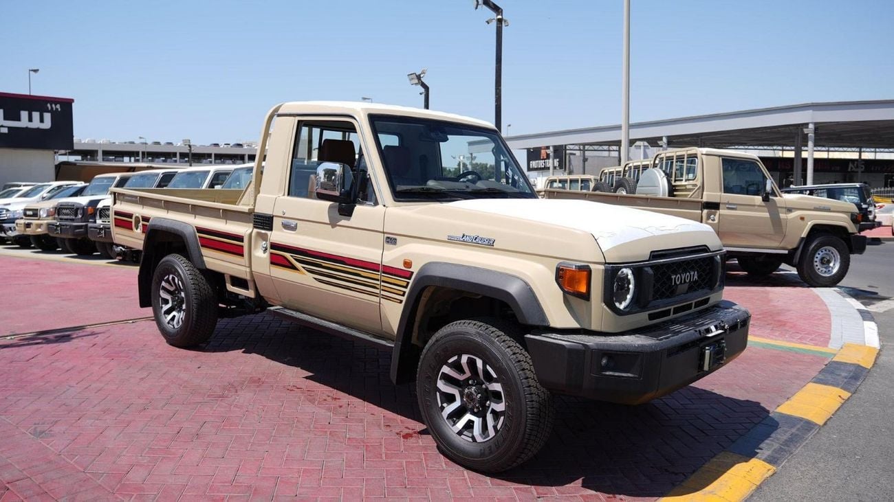 تويوتا لاند كروزر بيك آب TOYOTA LC79 PICK-UP SINGLE CABIN 4.0L V6 A/T  2025 FULL OPTION