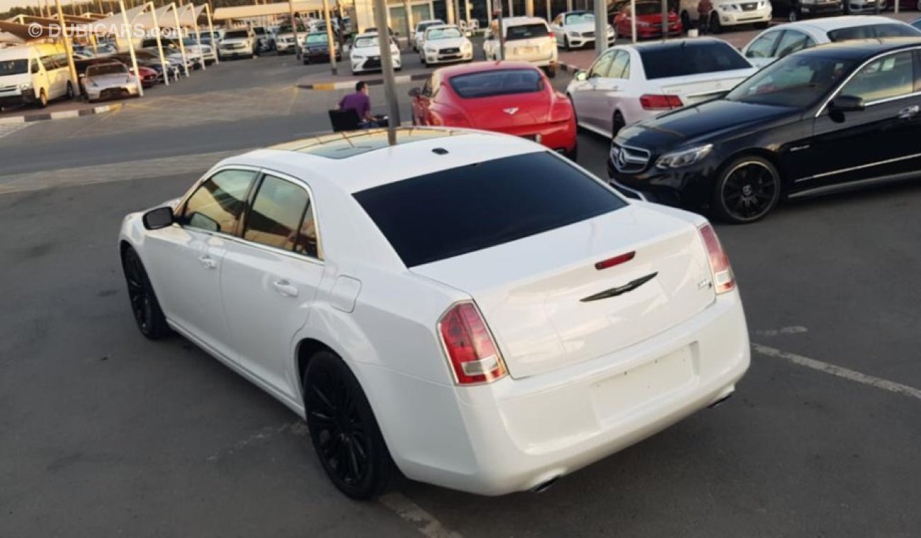 كرايسلر 300C موديل 2013 خليجي فل مواصفات كراسي جلد ومثبت سرعه وتحكم كهربي كامل ونظام صوت ممتاز وكاميرا خلفيه ومدخ