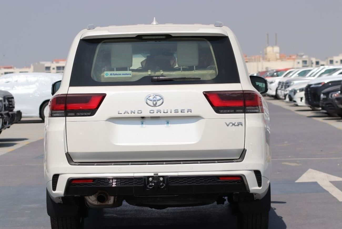 Toyota Land Cruiser 4.0 VXR, KEYLESS ENTRY , PUSH START, SUNROOF, ALLOY WHEELS, JBL SOUND SYSTEM, MONITORS, MODEL 2026