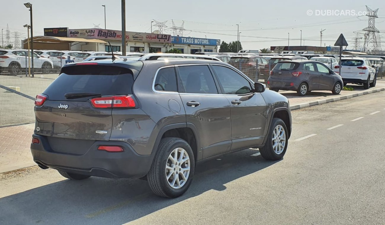 Jeep Cherokee LATITUDE PLUS 2018 GRAY