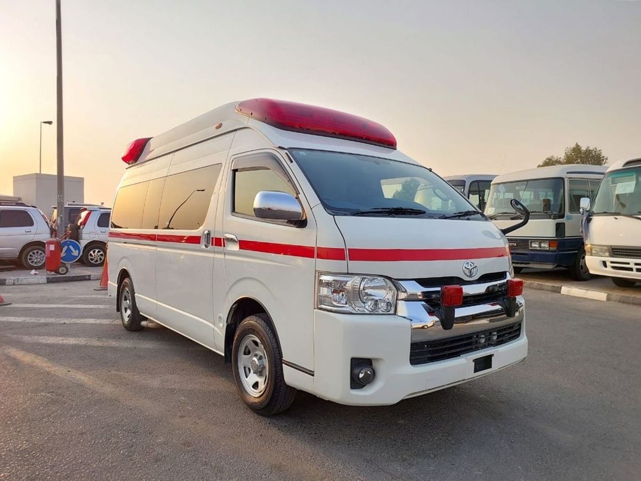 تويوتا هاياس TOYOTA HIACE VAN AMBULANCE RHD 2015 MODEL 2.7 L PETROL AUTOMATIC(PM14222)