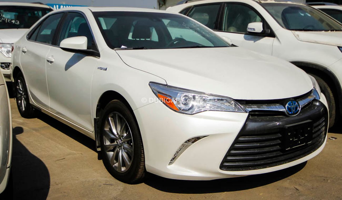 تويوتا كامري XLE