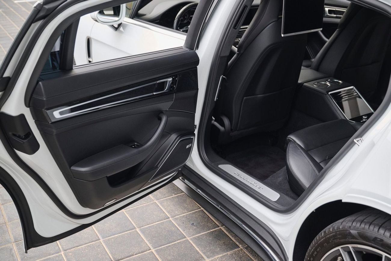 Porsche Panamera Turbo 4.0L AWD