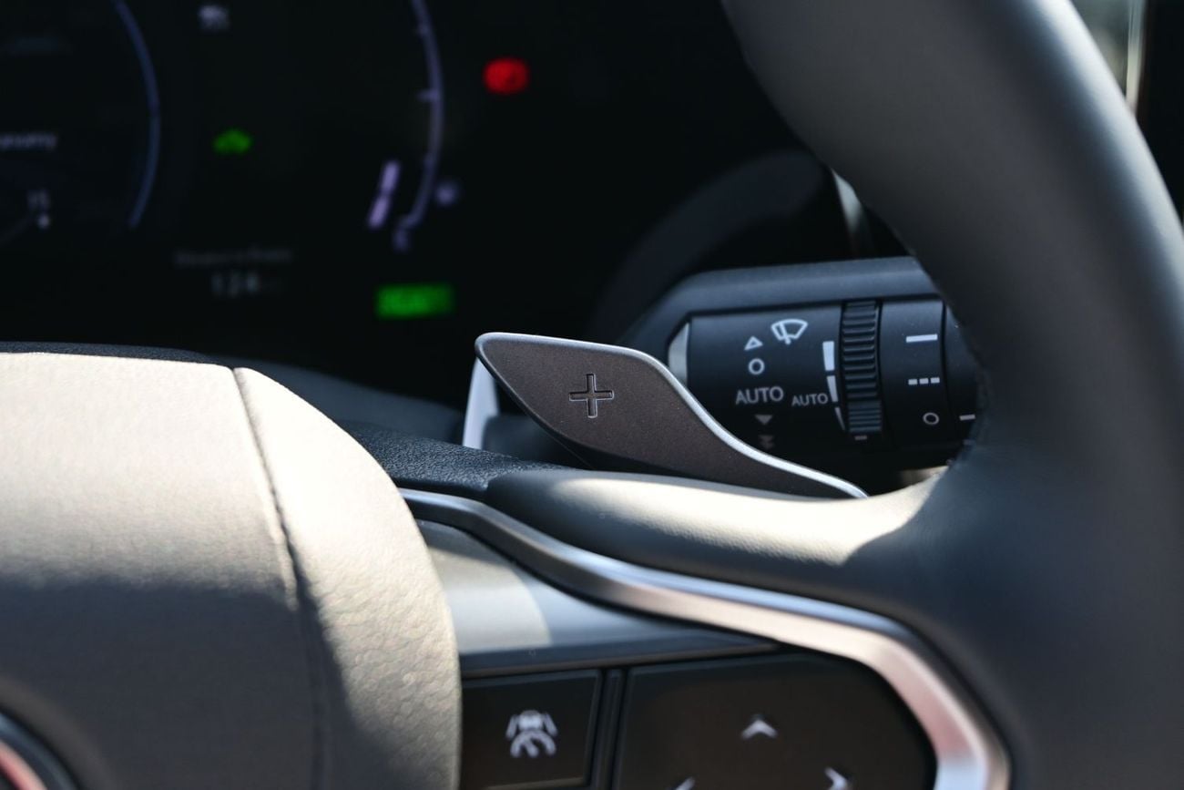Lexus NX 350h Lexus NX350h Platinum 2.5L Hybrid AWD Color: White Model: 2025