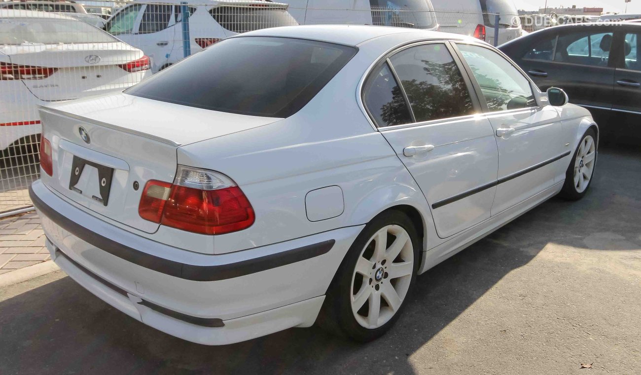 BMW 323 I