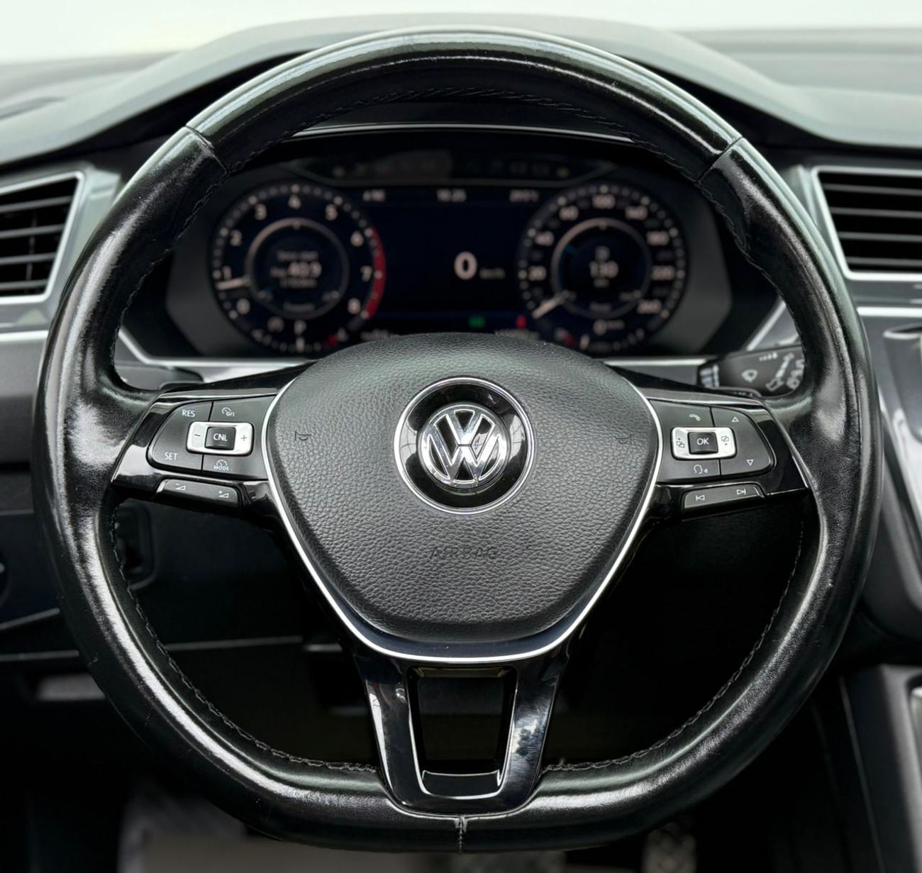 Volkswagen Tiguan SEL 2.0L 2017 Volkswagen Tiguan SEL+, Full Volkswagen Service History, Excellent Condition, GCC