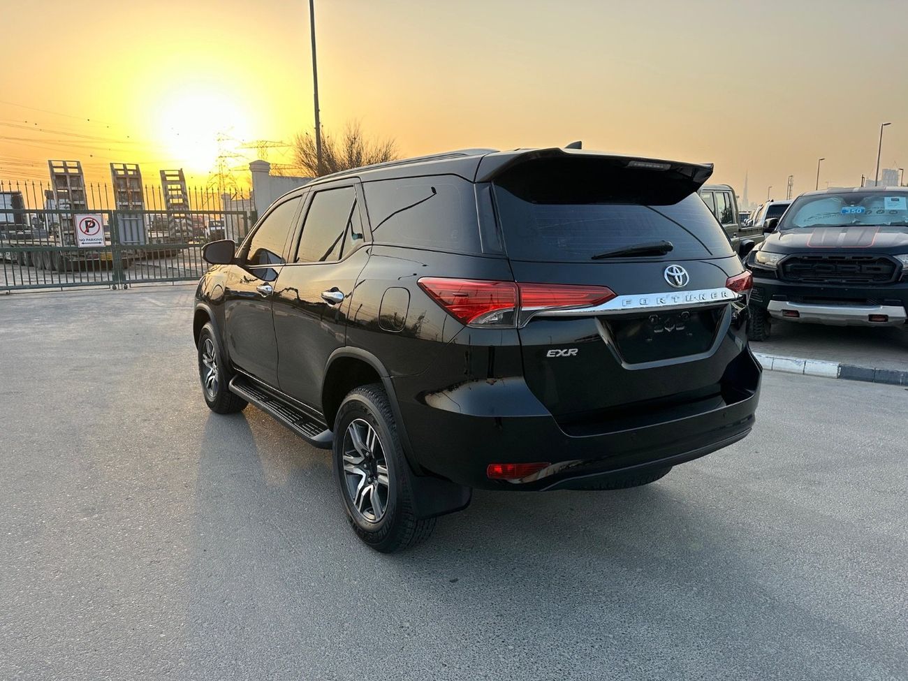 Toyota Fortuner EXR 2.7L (164 HP)